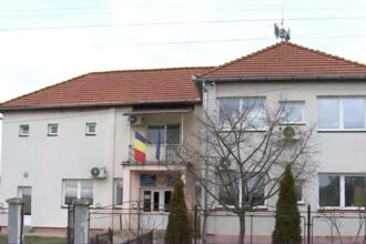 video doi primari vor sa comaseze comunele pe care le conduc si vor organiza un referendum ce functii sunt eliminate 699040a08f922