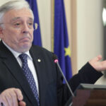 video mugur isarescu avertizeaza asupra riscului de criza in horeca si comert exista o restrangere a cererii dar speram sa fie depasita 6995bfd0363c8