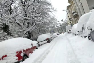 zona de nord a capitalei complet blocata dupa ninsorile abundente din ultimele ore utilajele romprest inzapezite si ele 69957150410fd