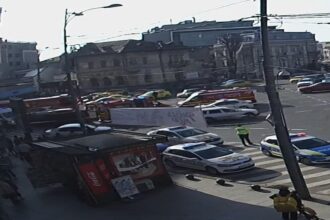 accident grav la piata romana pieton prins sub masina in stop cardio respirator foto 69a834cadb322