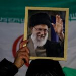 cum a ajuns ali khamenei sa controleze un mecanism economic estimat la aproximativ 95 de miliarde de dolari 69a68a4de1f19
