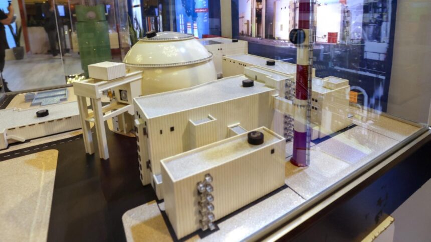 mutare surpriza de la moscova rusia opreste operatiunile la centrala nucleara iraniana de la bushehr si evacueaza personalul 69a6f98addcc3