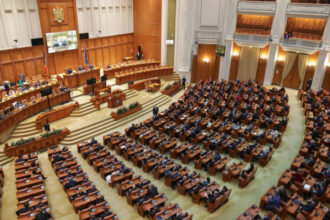 ora 1700 parlamentul se reuneste pentru a dezbate cererea sua de a trimite noi forte in romania scrisorile trimise de nicusor dan 69b16e709567e