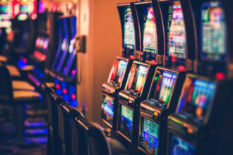 peste 300 de sali de jocuri de noroc intr un singur oras primaria buzau vrea sa le elimine banii buzoienilor se scurg in aparate 69a960d3f2fe9