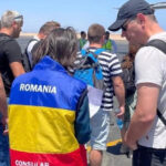 video aproape 2000 de romani au fost repatriati de mae tarnea 300 de persoane sunt acum pe listele prioritare cele mai multe din emirate 69aecda7b2d88