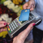 video daruitul de flori e un ritual o obligatie sociala vanzari record de flori la inceput de martie la ce suma se ridica tranzactiile 69a693a2aaed7